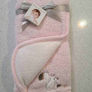 New Blankets and Beyond pink fuzzy blanket